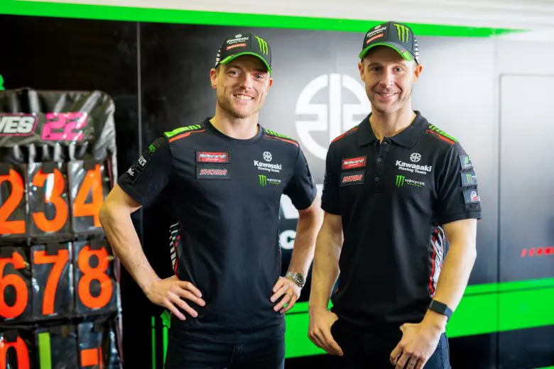 8耐コーデはこれで決まり！「Kawasaki Racing Team」ユニフォーム発売へ |  【モトメガネ】バイク・オートバイ|自動車・クルマ|キャンプのニュース情報