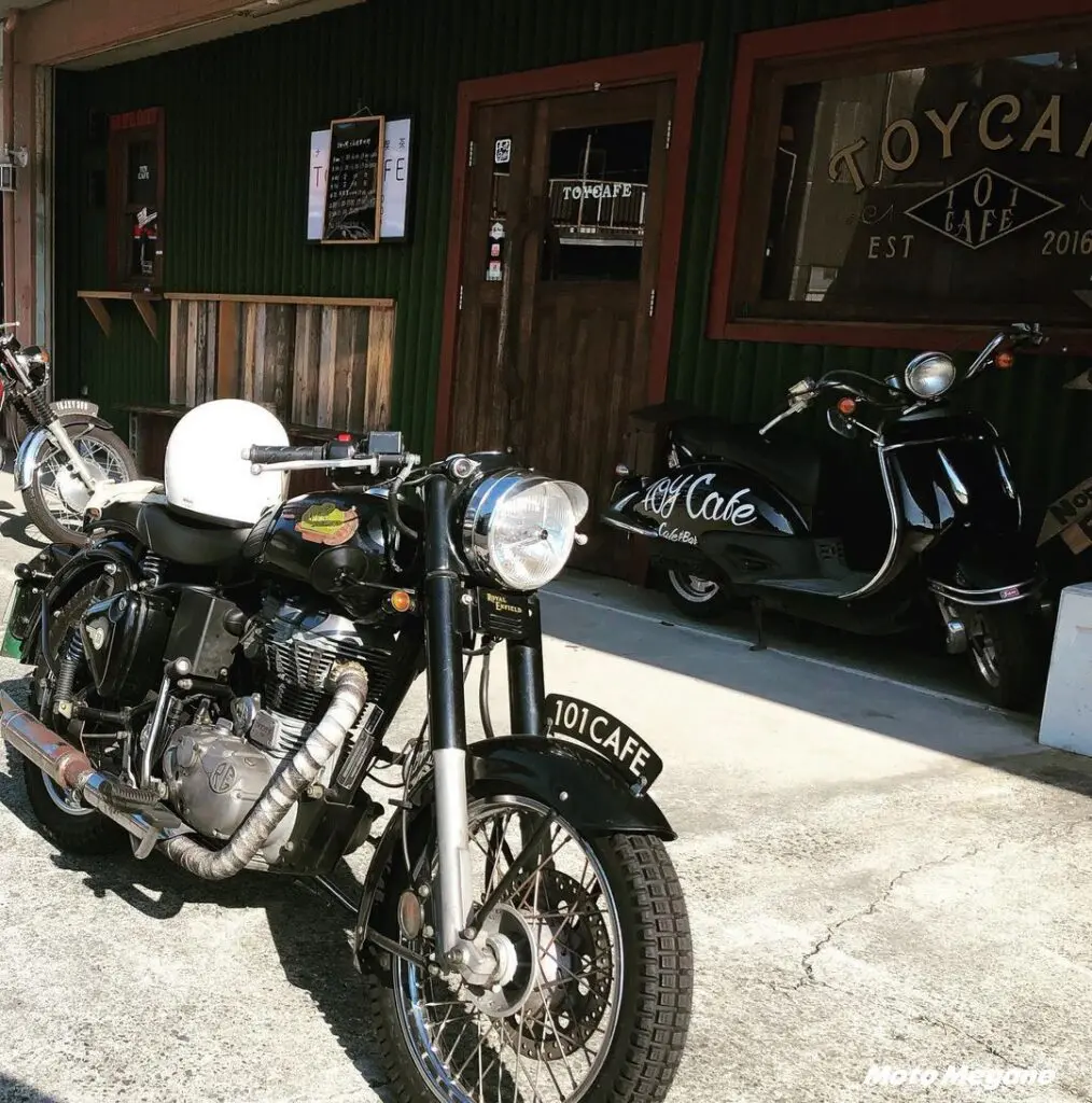 【バイク乗り必見カフェ】アメリカンな雰囲気で食らう絶品ナポリタン「TOYCAFE&BAR」【福岡】 |  【モトメガネ】バイク・オートバイ|自動車・クルマ|キャンプのニュース情報