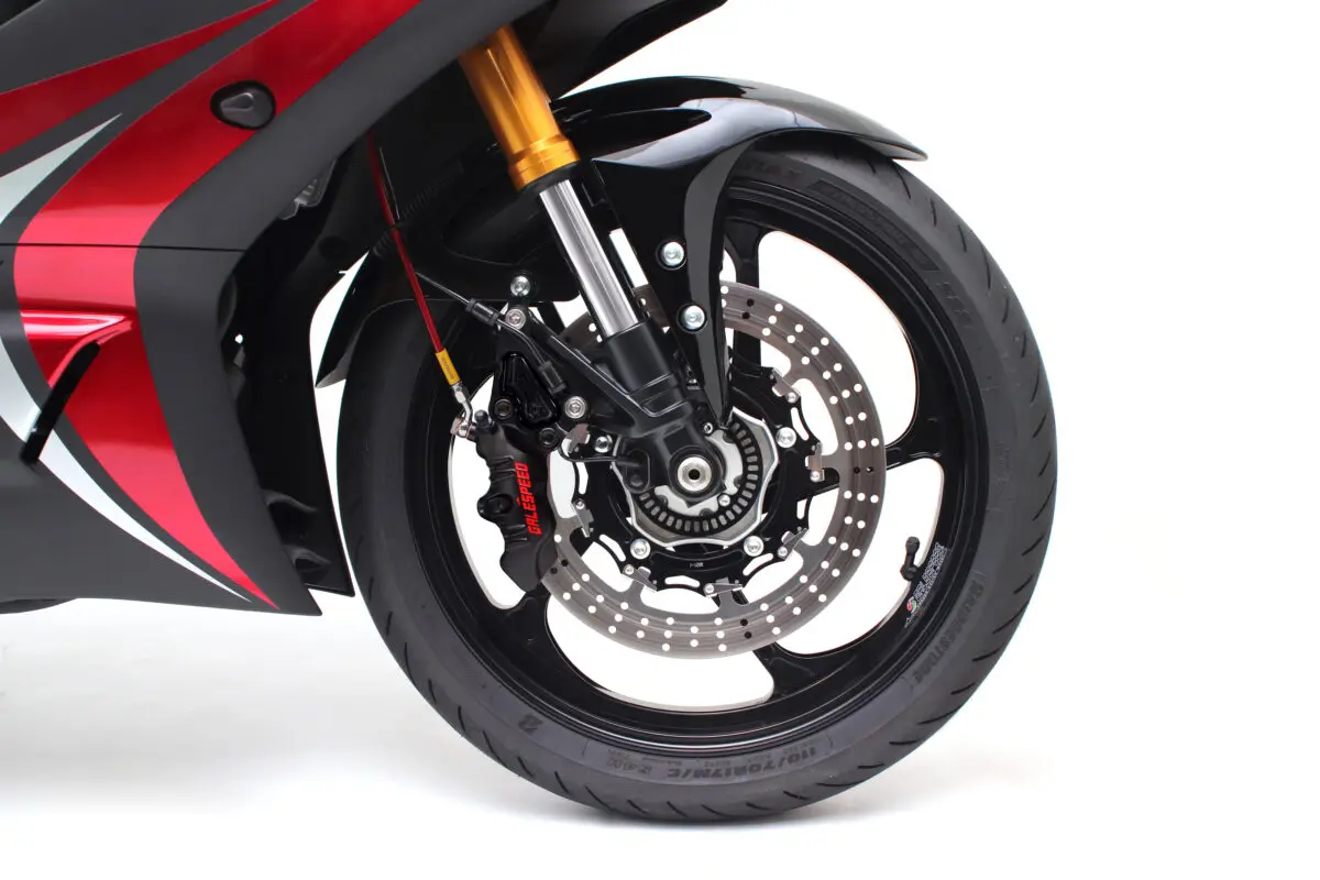 ヤマハ YZF-R/R25/MT-03用 キャリパーサポートがアクティブから登場 |  【モトメガネ】バイク・オートバイ|自動車・クルマ|キャンプのニュース情報