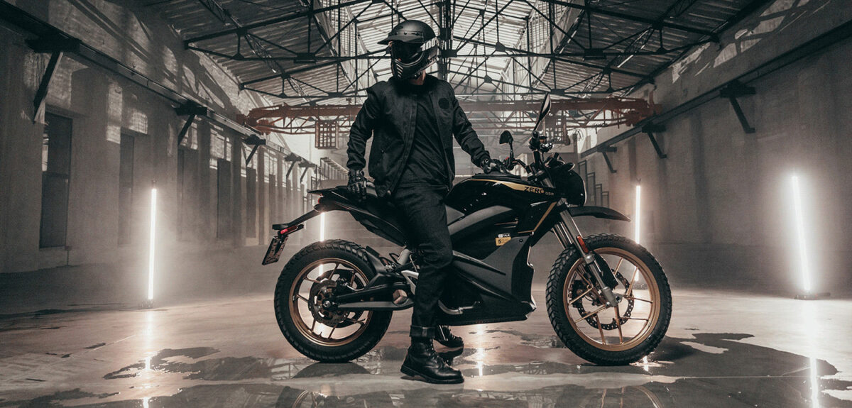 Pando Moto Karl Devil 9 オートバイジーンズ