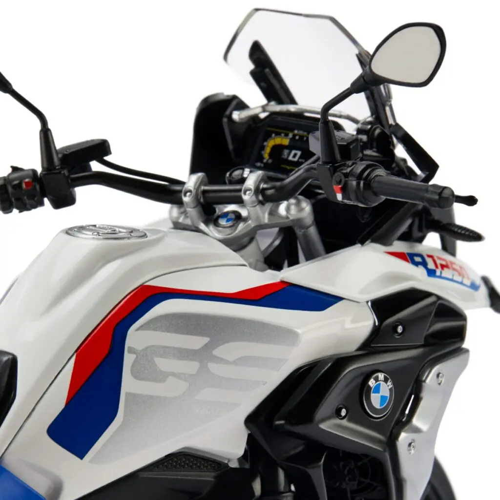 BMW Motorradがミニチュアに 細部まで忠実に再現された4モデルが発売 |  【モトメガネ】バイク・オートバイ|自動車・クルマ|キャンプのニュース情報