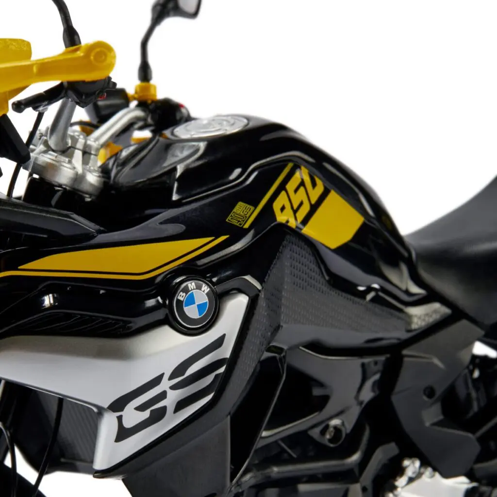 BMW Motorradがミニチュアに 細部まで忠実に再現された4モデルが発売 |  【モトメガネ】バイク・オートバイ|自動車・クルマ|キャンプのニュース情報