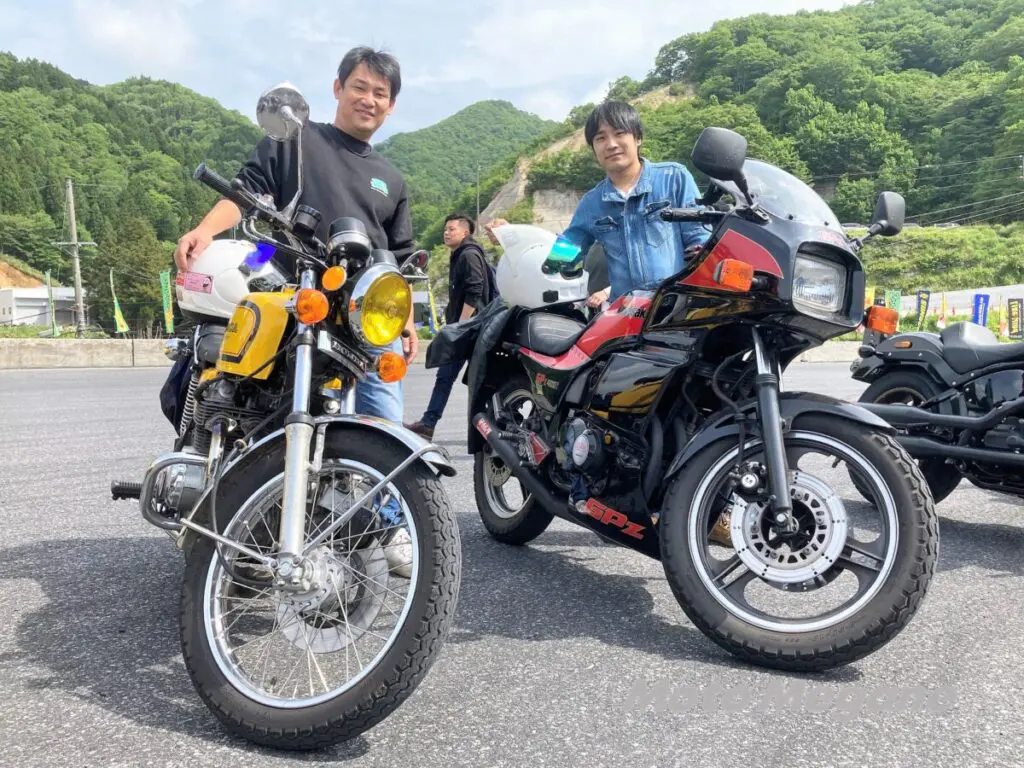 懐かしいTECH21カラーのバイクも！イベント会場の個性派バイクたち | 【モトメガネ】バイク・オートバイ|自動車・クルマ|キャンプのニュース情報