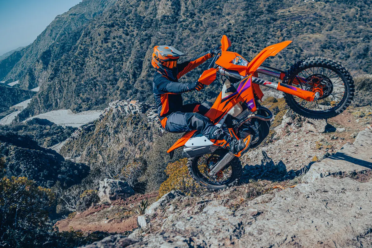 新シリーズを追加した次世代型エンデューロモデル11機種を発表 KTM | 【モトメガネ】バイク・オートバイ|自動車・クルマ|キャンプのニュース情報