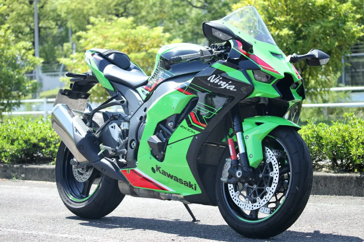 北海道ツーリングもサーキット走行もOKなリッターSS ZX-10R【みんなのバイク】 |  【モトメガネ】バイク・オートバイ|自動車・クルマ|キャンプのニュース情報