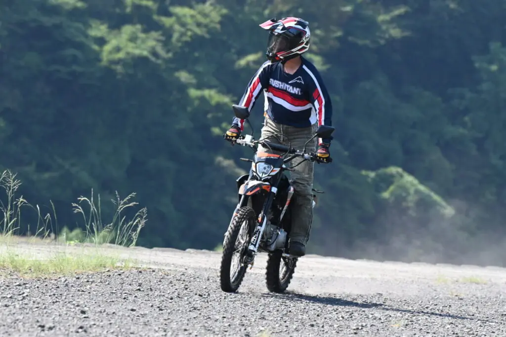 20万円台で新車キャブ車が買える!? 遊べる原付二種オフロードバイクがコレ！ |  【モトメガネ】バイク・オートバイ|自動車・クルマ|キャンプのニュース情報