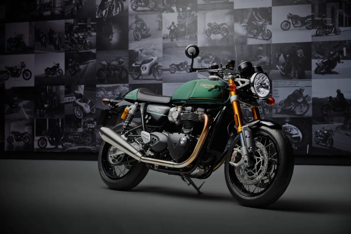 究極のカフェレーサーが生産終了！最終版「Thruxton Final Edition」発表トライアンフ |  【モトメガネ】バイク・オートバイ|自動車・クルマ|キャンプのニュース情報