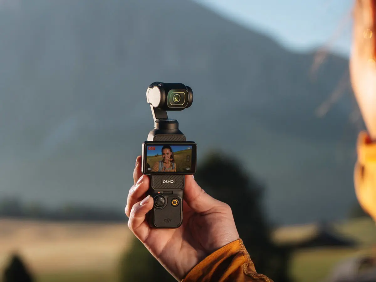 Vlog撮影に最適！ コンパクト4Kカメラ「DJI OSMO POCKET 3」が登場 |  【モトメガネ】バイク・オートバイ|自動車・クルマ|キャンプのニュース情報