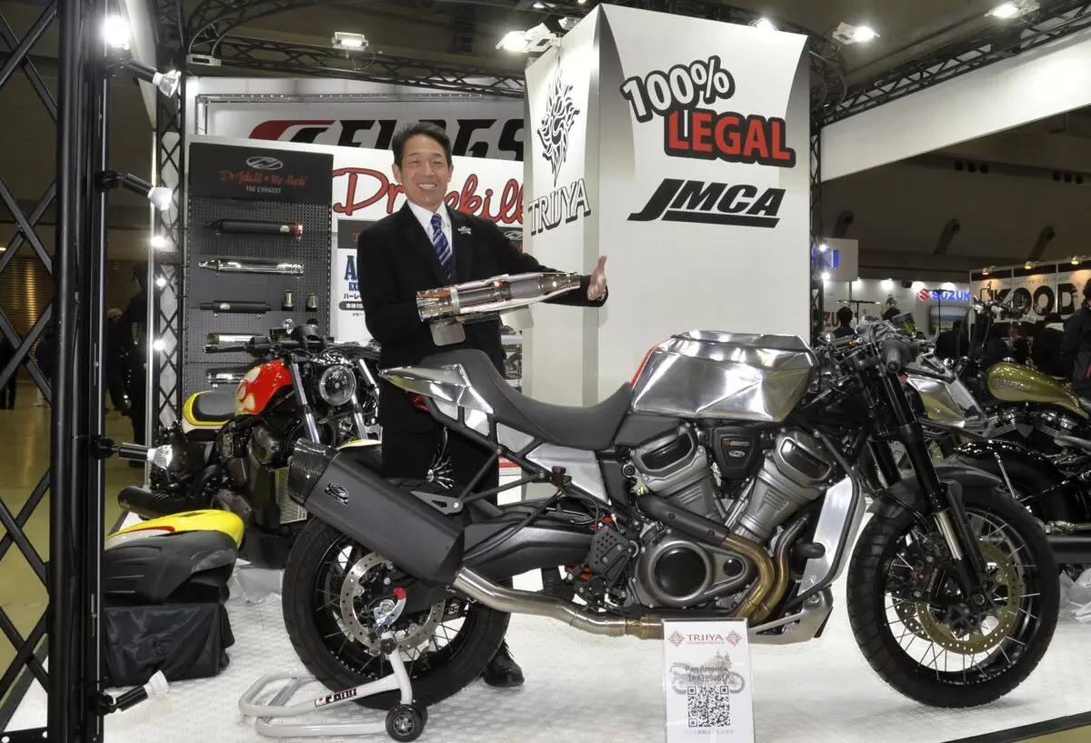 車検対応マフラーによるバイクカスタムの楽しさを追求！『TRIJYA（トライジャ）』の挑戦【モーターサイクルショー2024】 |  【モトメガネ】バイク・オートバイ|自動車・クルマ|キャンプのニュース情報