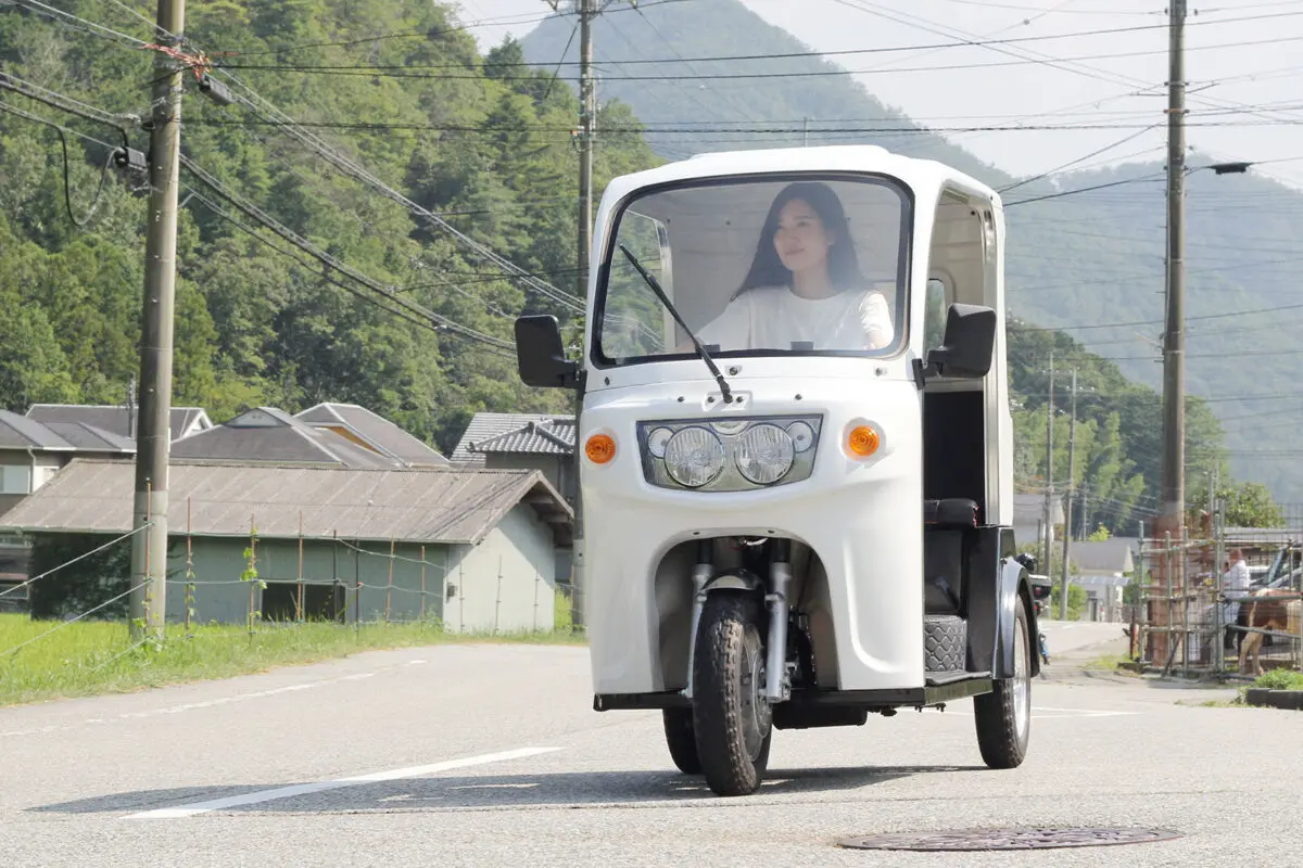 バイクと車のイイトコどり トライク「APtrikes125」2024モデル発表 |  【モトメガネ】バイク・オートバイ|自動車・クルマ|キャンプのニュース情報