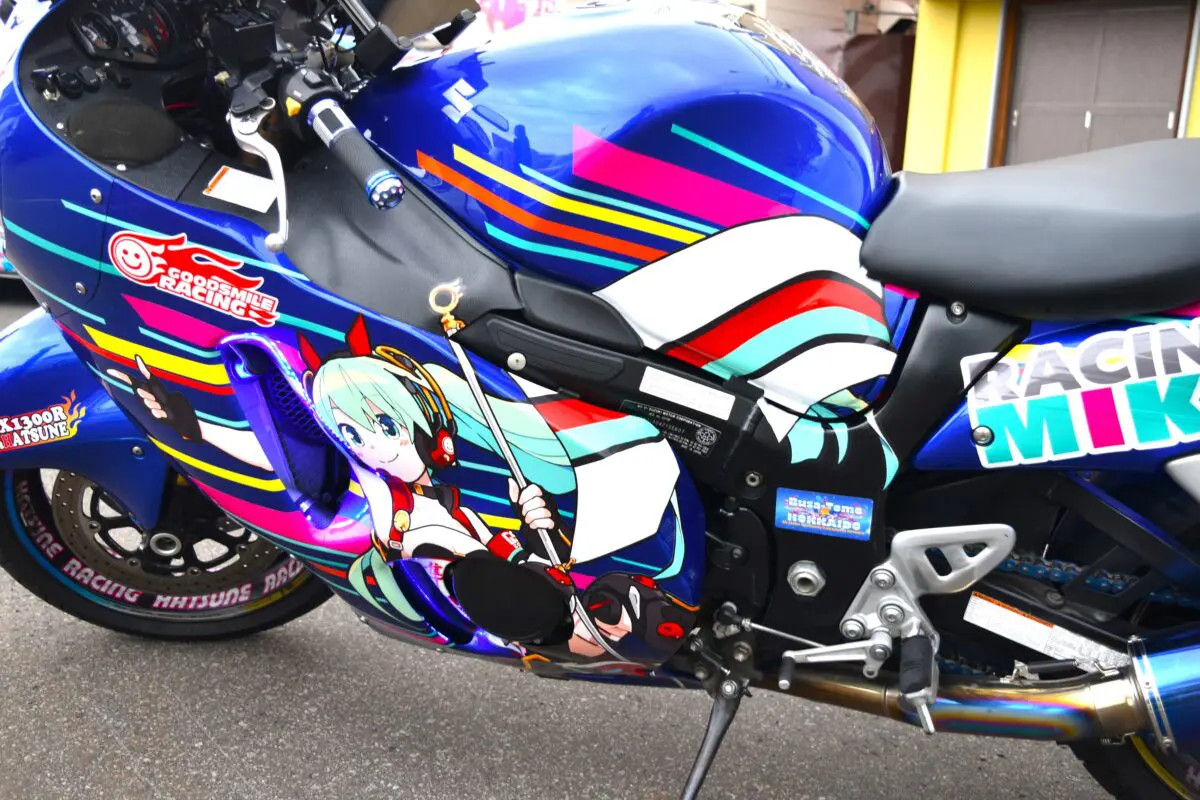 世界最速の痛バイ GSX-1300「HAYABUSA MIKU」 | 【モトメガネ】バイク・オートバイ|自動車・クルマ|キャンプのニュース情報