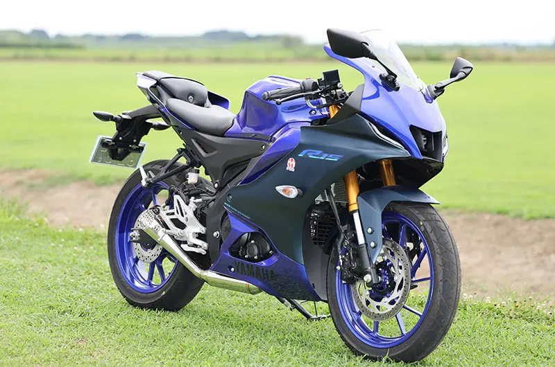 よりシャープで爽快な走りを！SP忠男からYZF-R15用マフラー登場 | 【モトメガネ】バイク・オートバイ|自動車・クルマ|キャンプのニュース情報