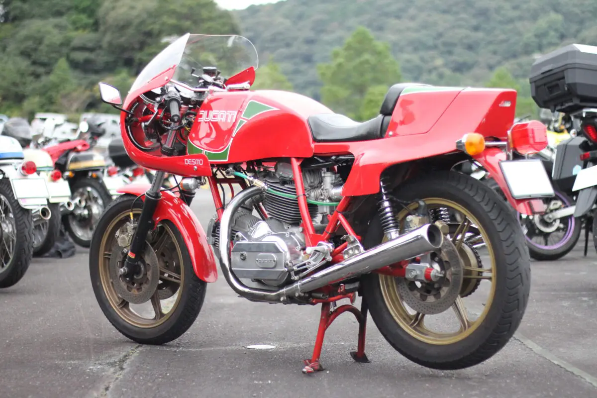 北海道にも行ける信頼の1台」をテーマにカスタム Ducati MHR900 | 【モトメガネ】バイク・オートバイ|自動車・クルマ|キャンプのニュース情報